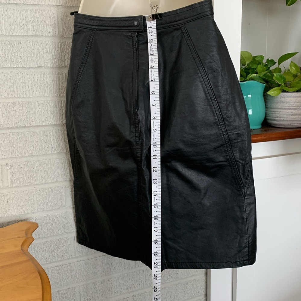 Tarazzia Vintage Black 100% Genuine Leather Pencil Skirt Juniors 9/10 Lined GUC - Picture 3 of 10
